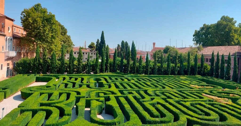Vista del Laberinto de Borges. Qué hacer en San Rafael, un destino ideal para vacaciones y turismo